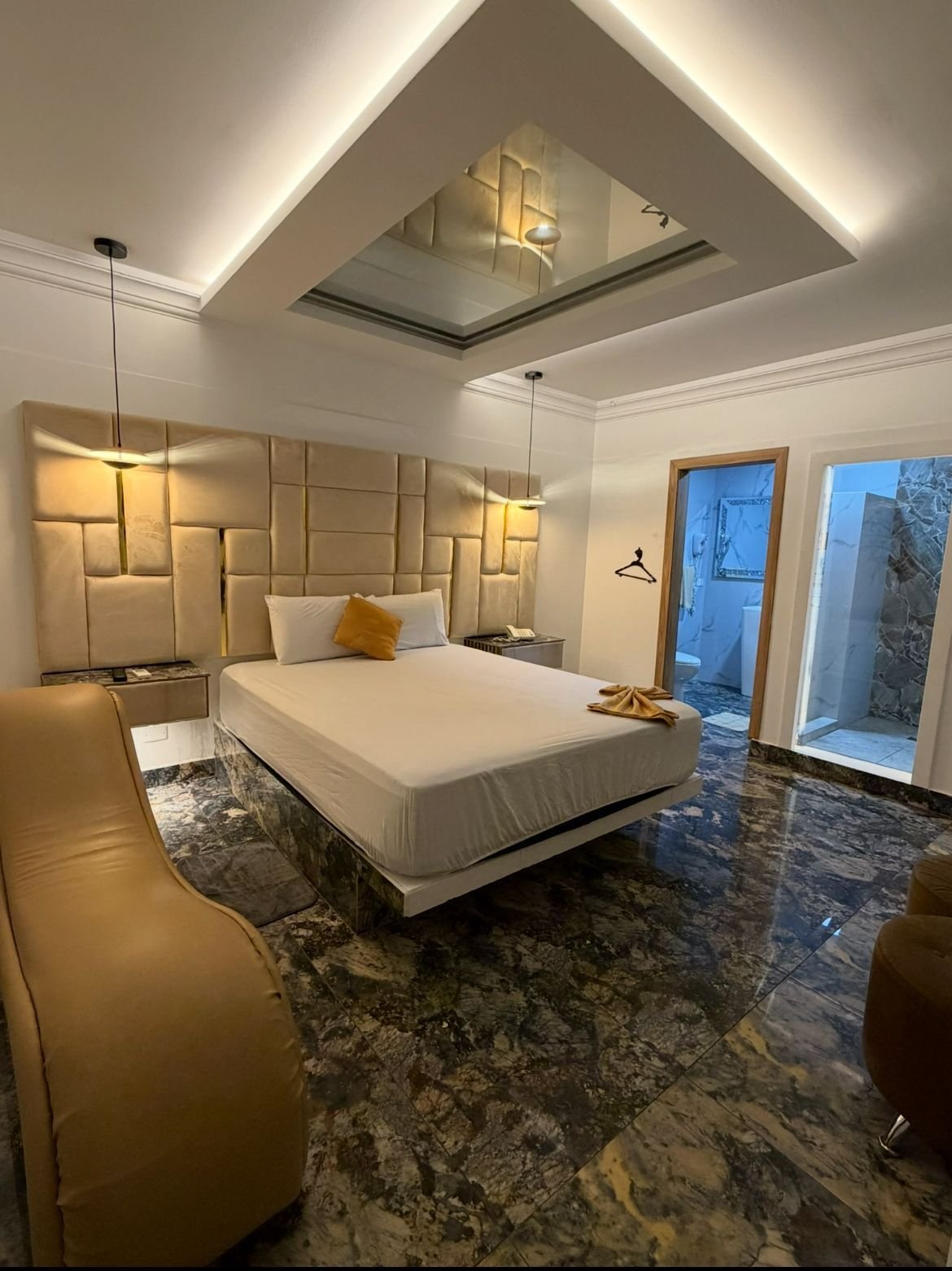 Habitaciones discretas y limpias en Motel Oh Palo Manta